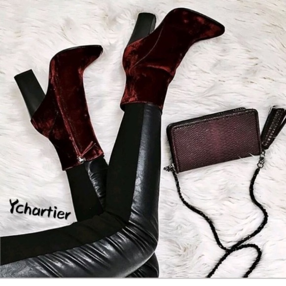 ⭕️SOLD⭕️ ZARA VELVET ANKLE BOOTS BRAND NEW - Picture 2 of 8